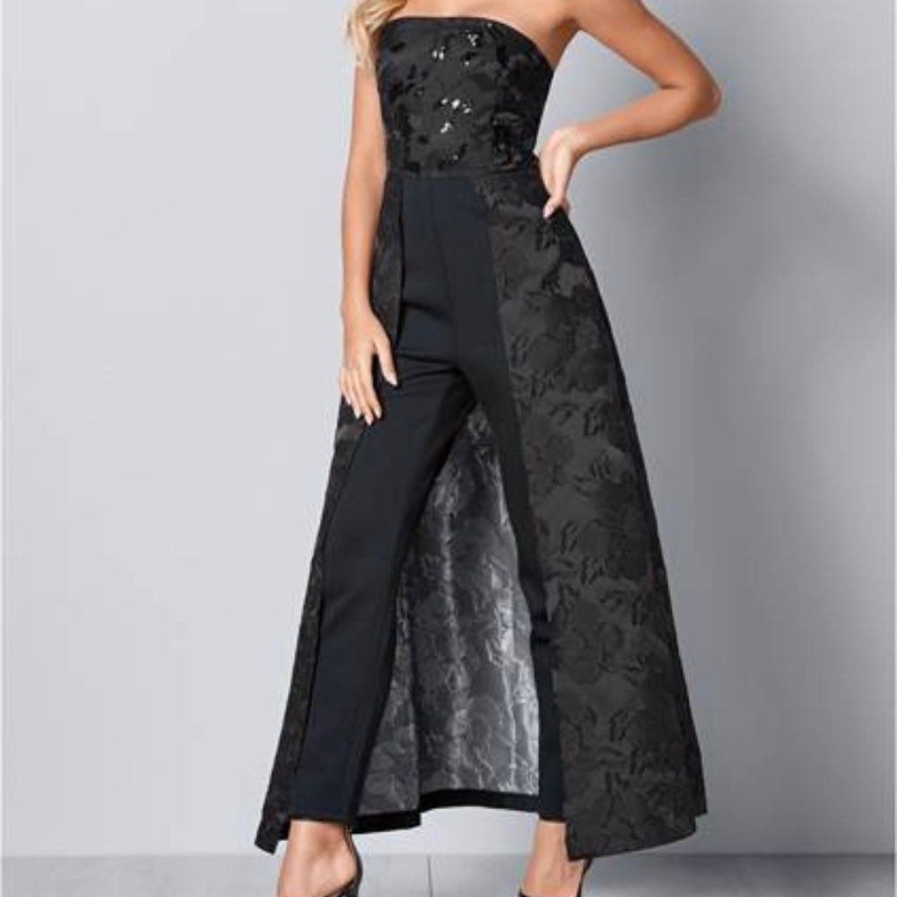 Venus stunning black